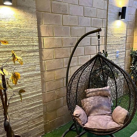 Luxury Flat With Garden And Private Entrance شقة فاخرة بحديقة و مدخل خاص القاهرة المظهر الخارجي الصورة