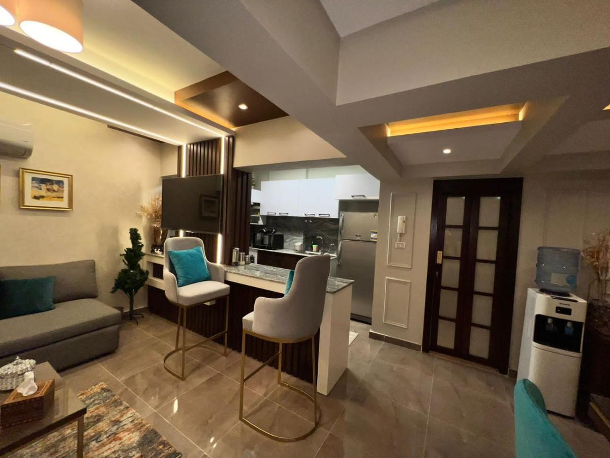 Luxury Flat With Garden And Private Entrance شقة فاخرة بحديقة و مدخل خاص القاهرة المظهر الخارجي الصورة