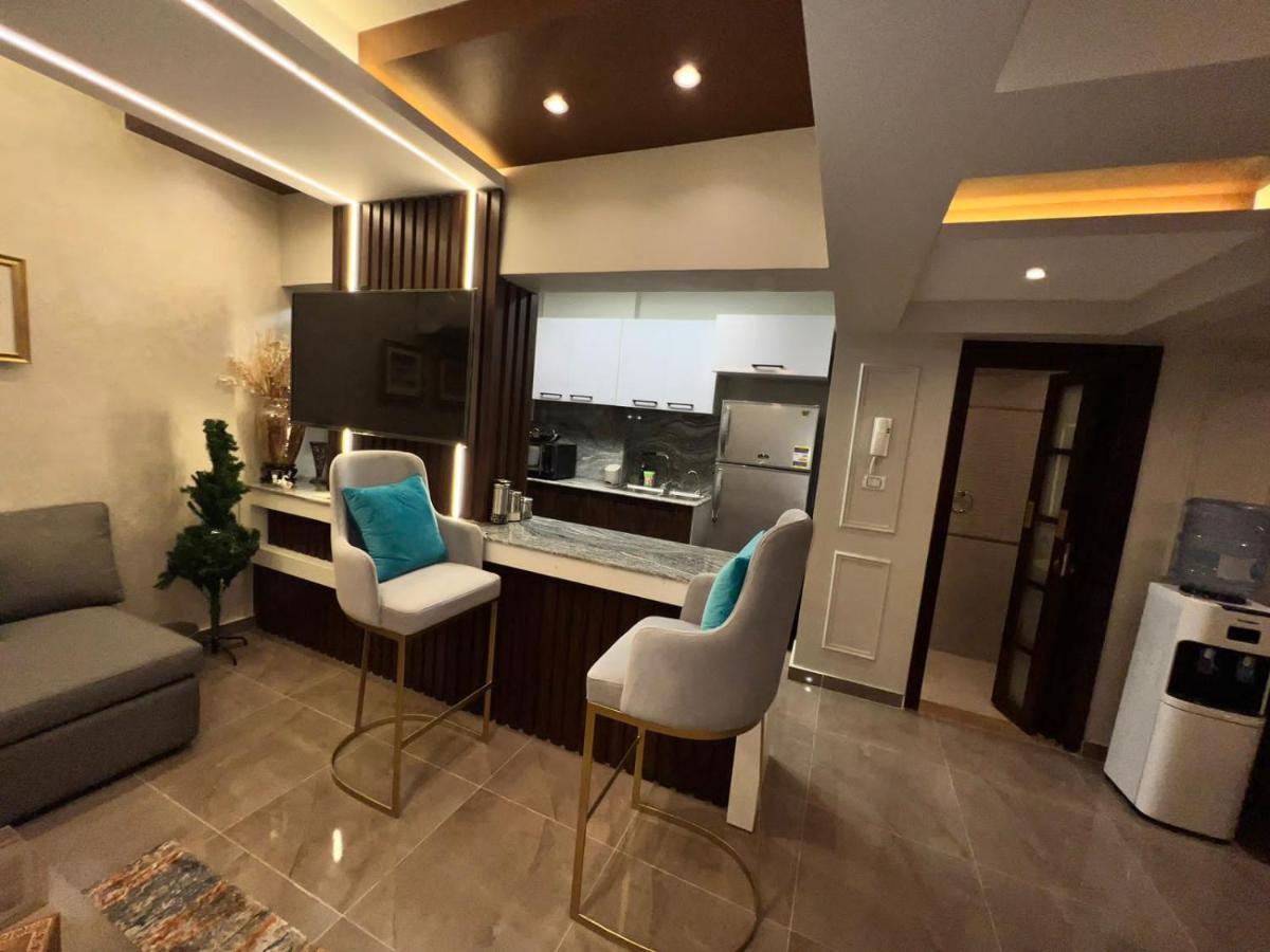 Luxury Flat With Garden And Private Entrance شقة فاخرة بحديقة و مدخل خاص القاهرة المظهر الخارجي الصورة